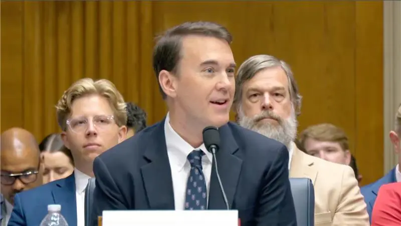 President Michael Lindsay speaking at Senate HELP Committee Hearing