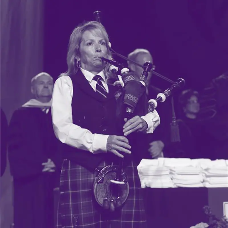 hope t oaks plays bagpipes