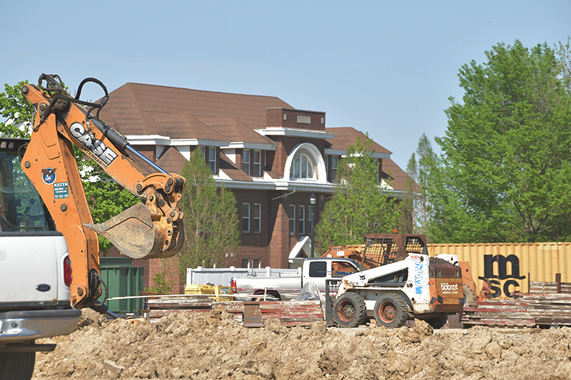 Horne construction in front of Swallow Robin Hall
