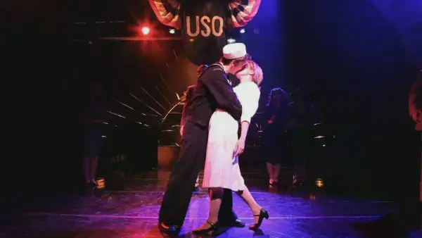 A wartime couple kissing in I Love a Piano