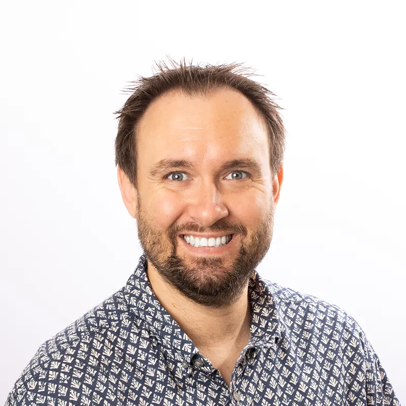 Lindsey Brown headshot