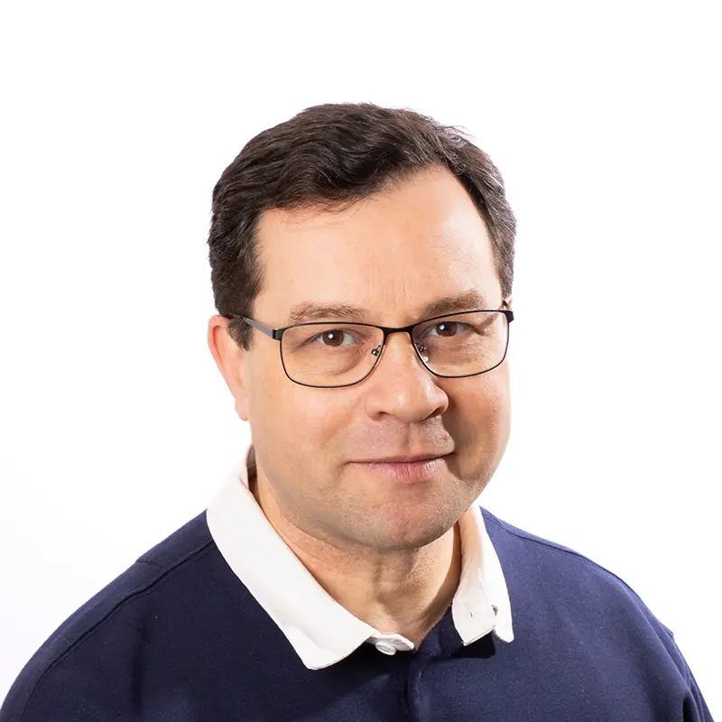 Marco Bernardes headshot