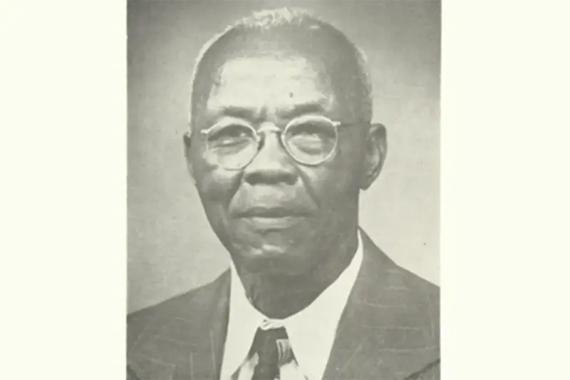 Joseph P Blades headshot